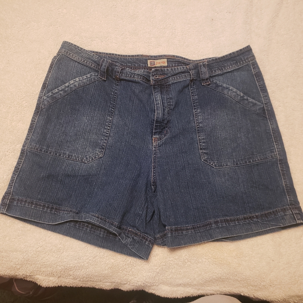 Plus size jeans shorts